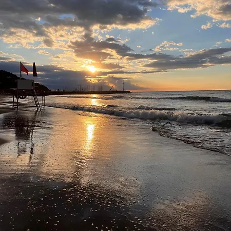 Lägenhet Bilocale Moderno Marina Di Con Bici E Zona Tranquilla *