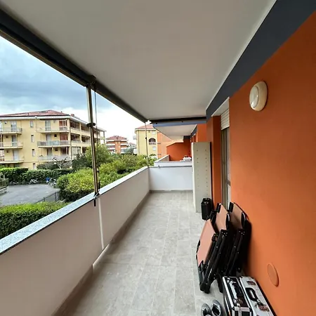 Bilocale Moderno Marina Di Con Bici E Zona Tranquilla Appartamento