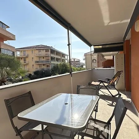 Apartman Bilocale Moderno Marina Di Con Bici E Zona Tranquilla